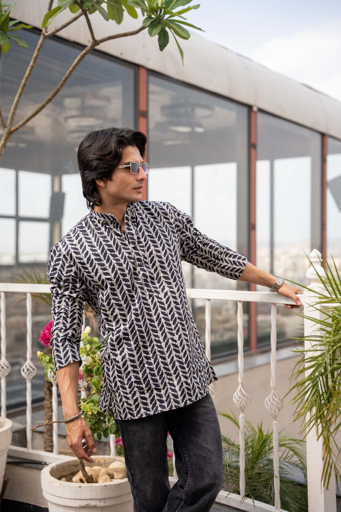 The Black Short Kurta With Petal Stripe Print