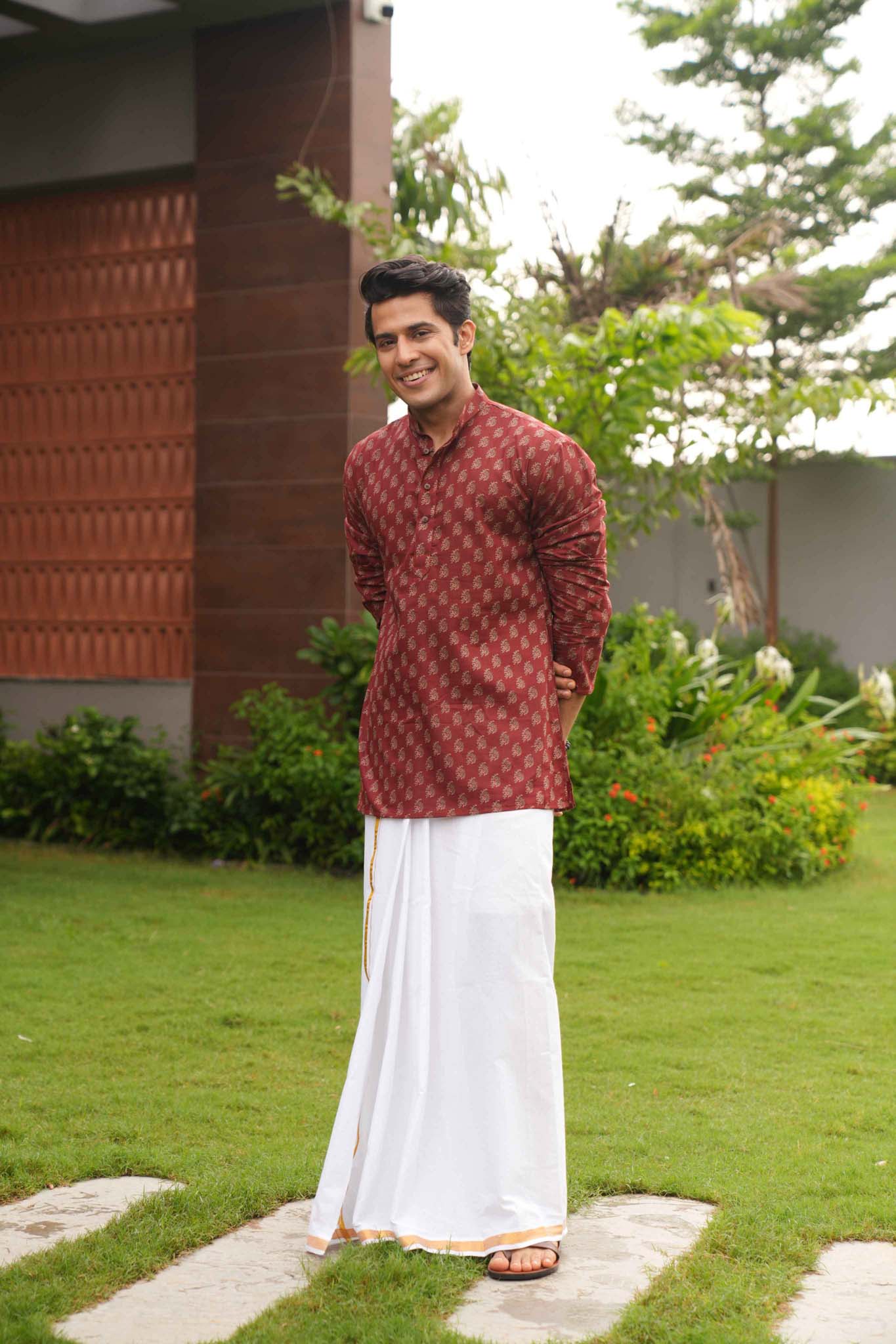 The Autumn Red Butti Print Short Kurta