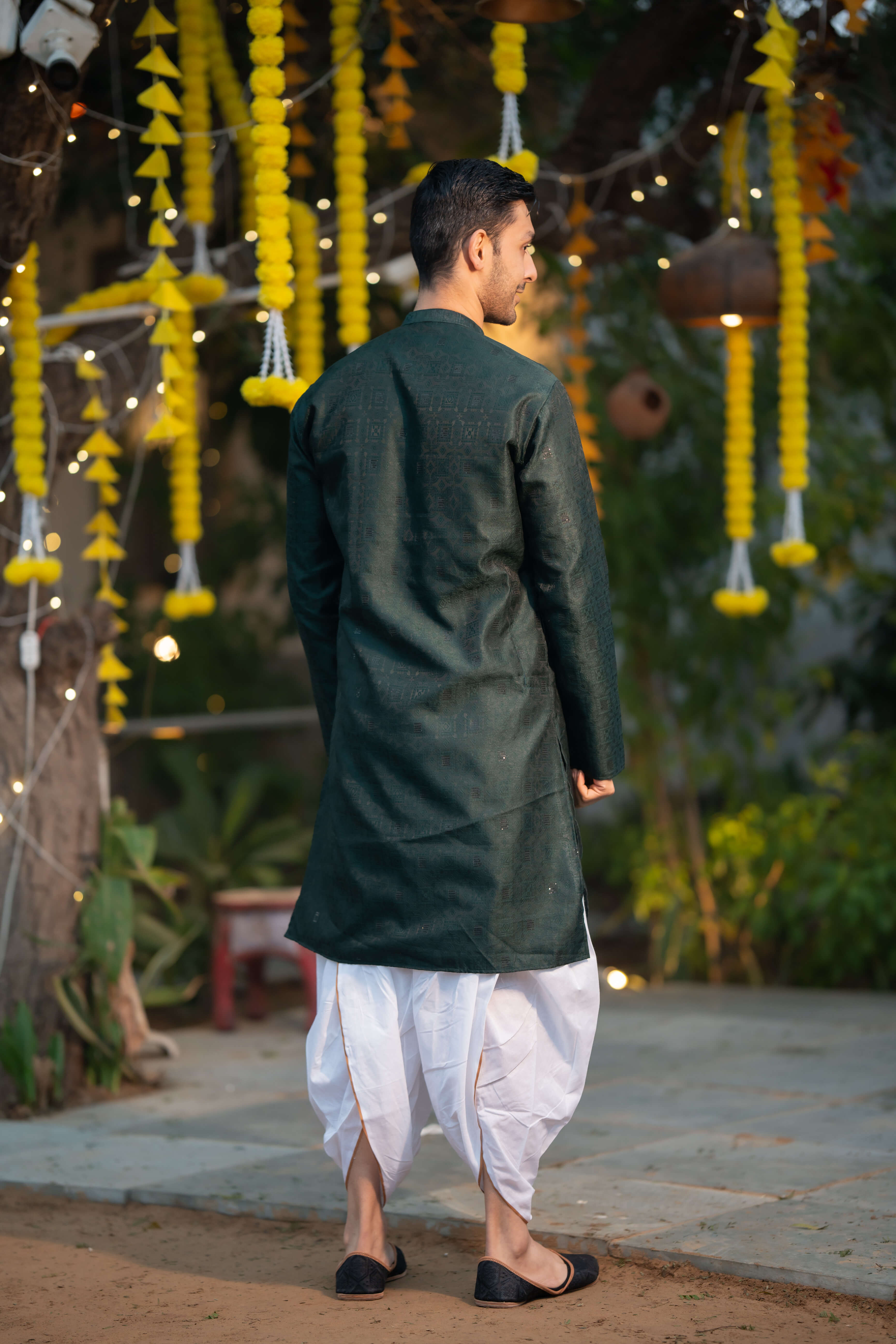 The Green Long Kurta With Thread Work and Sequins