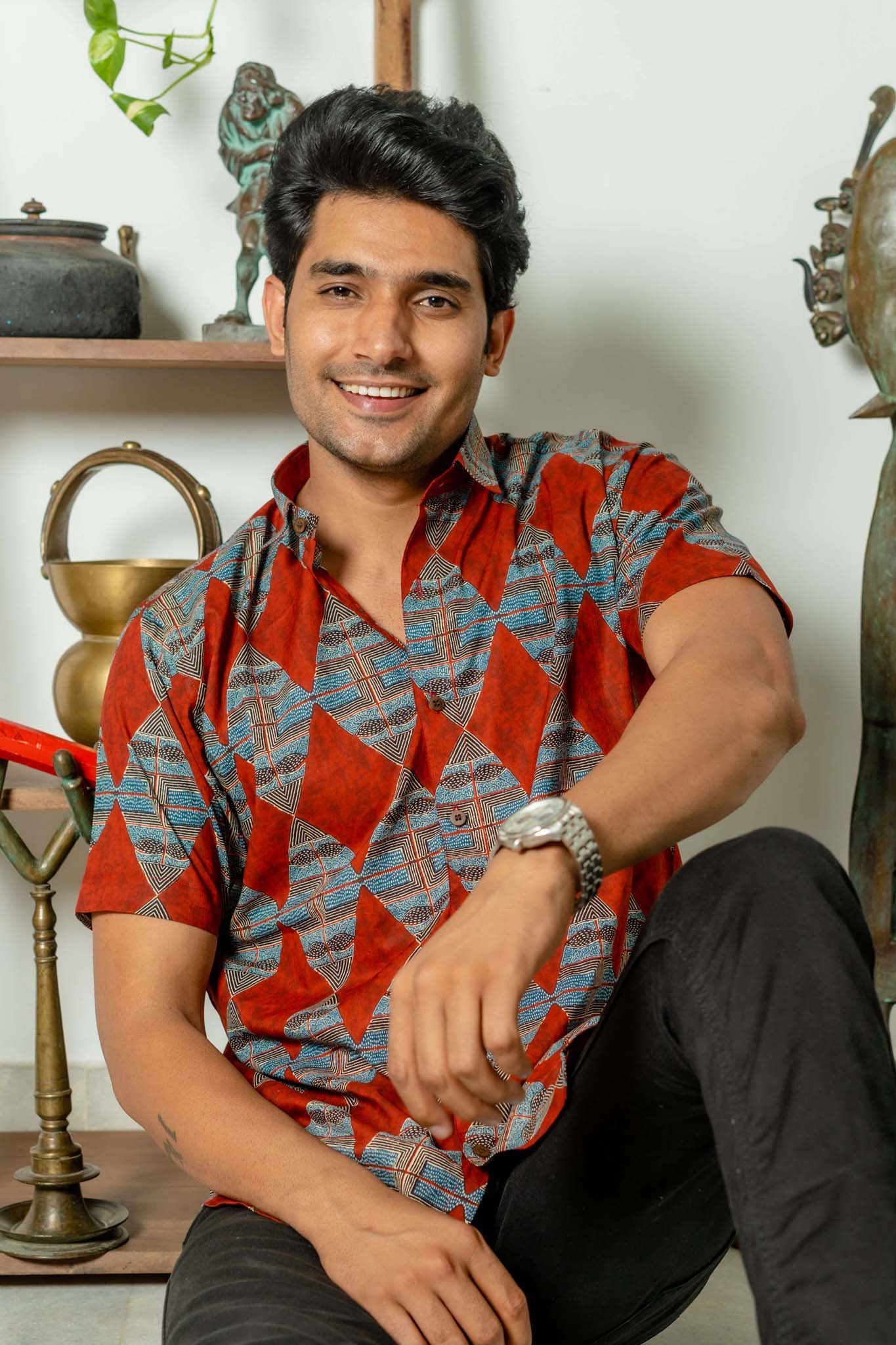 The Diamond Shaped Tribal Print Half Sleeves Shirt In Brick Color